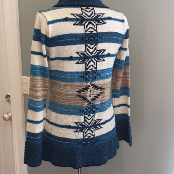 BCBG Cardigan sweater Size L - Picture 3 of 4